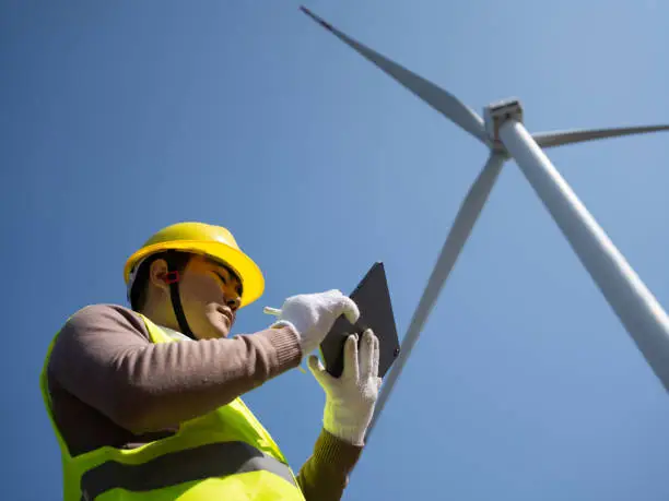 Défis de l’Intérim dans le Secteur de l’Énergie aolienne