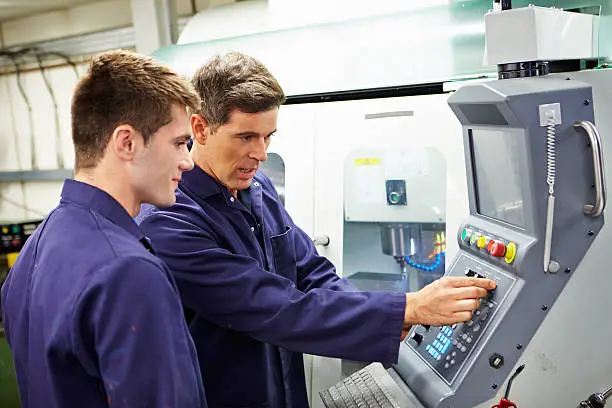 Opérateur CNC depuis la Roumanie