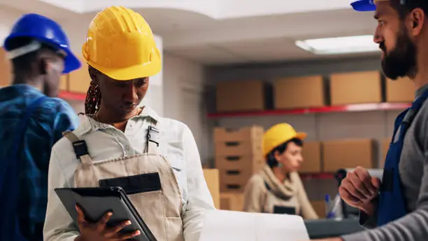 Travailleurs Roumains pour Divers Secteurs